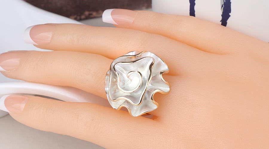 White Enamel Glazed Cocktail Ring (resizable).